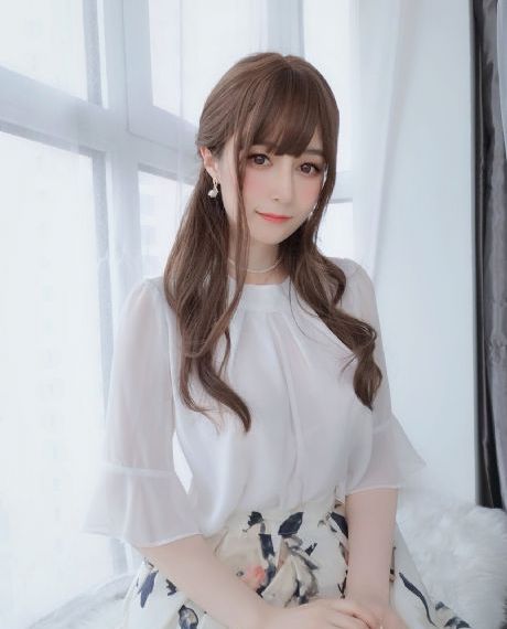 脚踏三条船